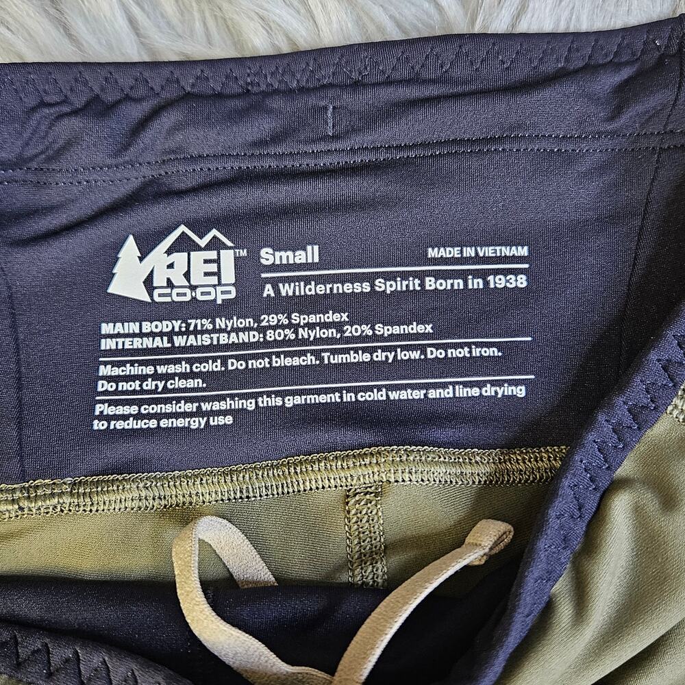 REI Co-op Olive Green Women's Bike Shorts with Side Pockets - Picture 6 of 10